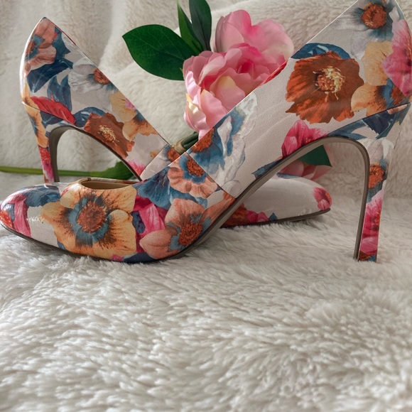 Nine West Drusilla Floral Patent Heel Sz 9.5 - Picture 8 of 9